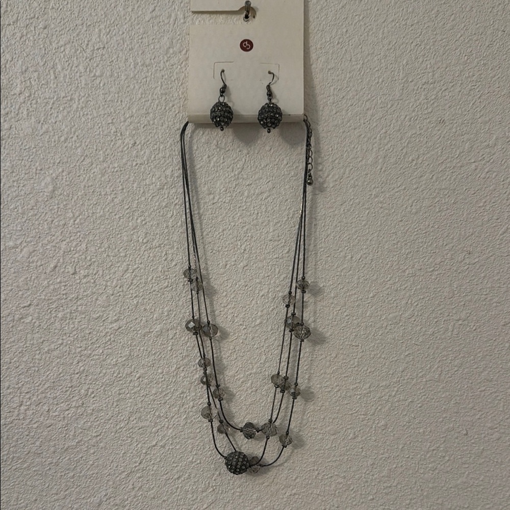 Chic Black and Silver Necklace Set